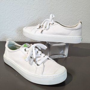 Cariuma OCA LOW White Canvas Sneaker SZ 9 (womens) / 7.5 (mens)